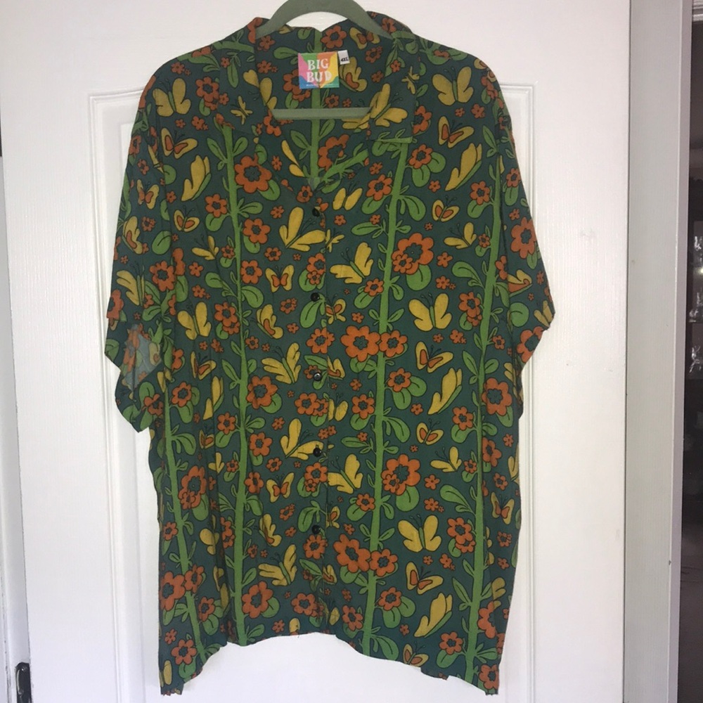 NWOT Butterfly Pantry Top